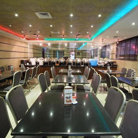 Oasis Deira Hotel Dubai Bagian luar foto