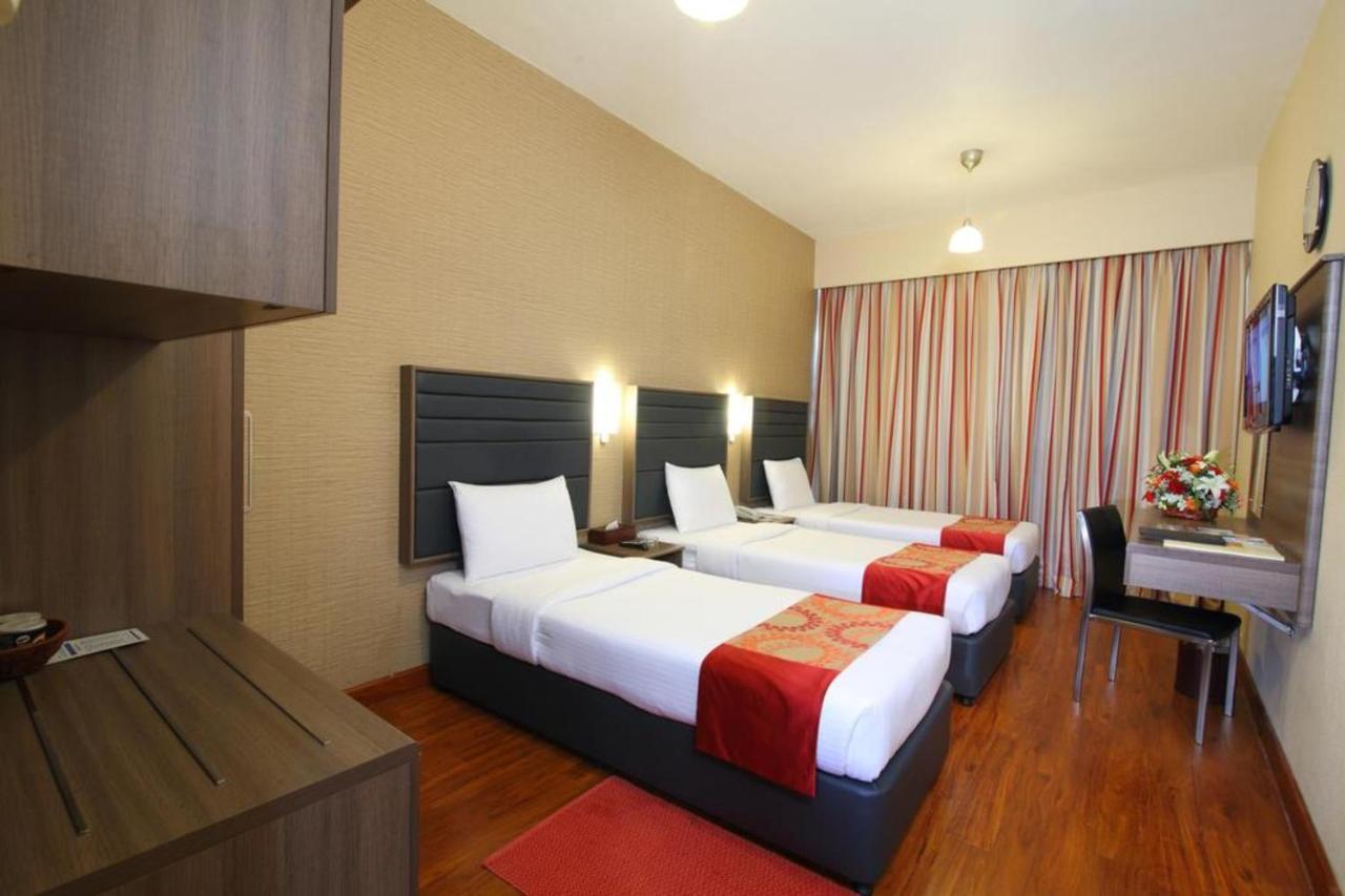 Oasis Deira Hotel Dubai Bagian luar foto